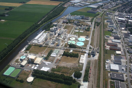 luchtfotozoutverwerkingsbedrijf Nedmag in Veendam