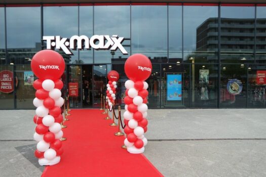 TK Maxx Groningen kiest samen met klanten voor steun ‘Vrienden van Beatrix Kinderziekenhuis’.