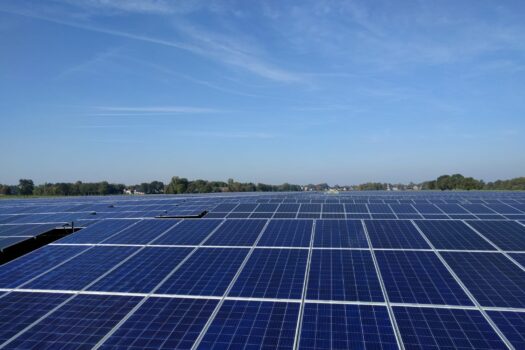 Solarfields sluit zonnepark Marum aan op het net
