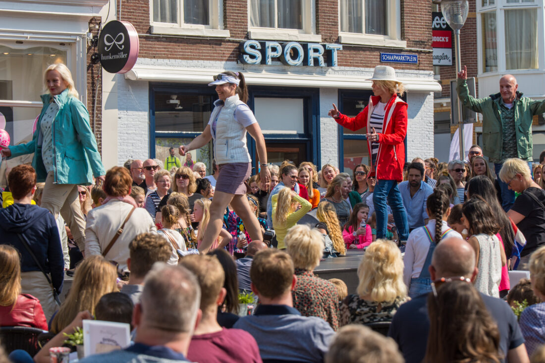 Zonovergoten MooiSneek trekt veel publiek naar het centrum van Sneek