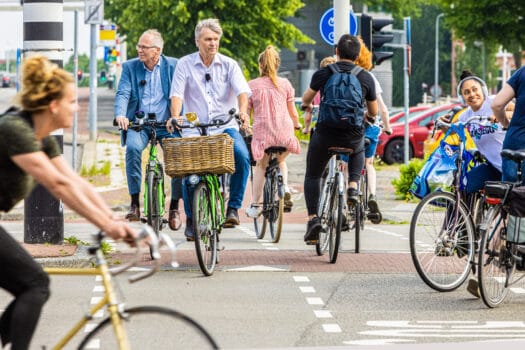 Nieuwe 'slimme' verkeerslichten Groningen en Drenthe staan aan