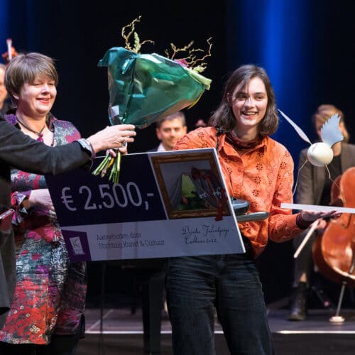 Okki Poortvliet wint Drentse Talentprijs Cultuur