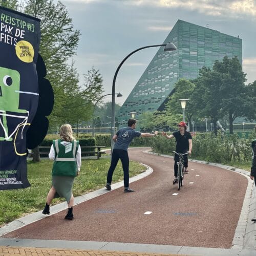 Traktatie en fietscheck voor fietsers tijdens landelijke Fiets naar je Werk Dag