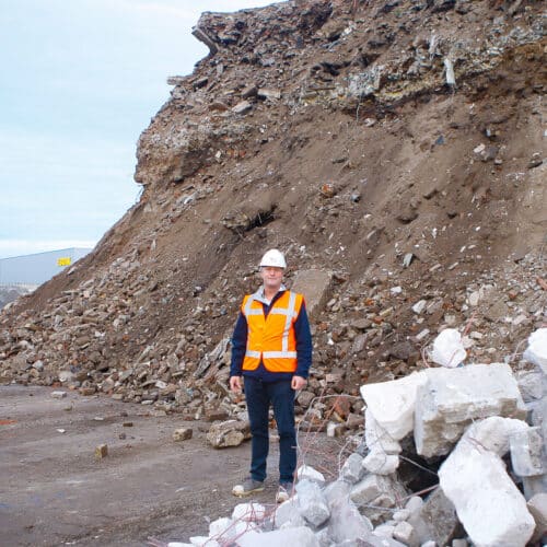 Twee “R” Recycling Groep wast menggranulaat: hergebruikt puin in ondergrond moet schoner