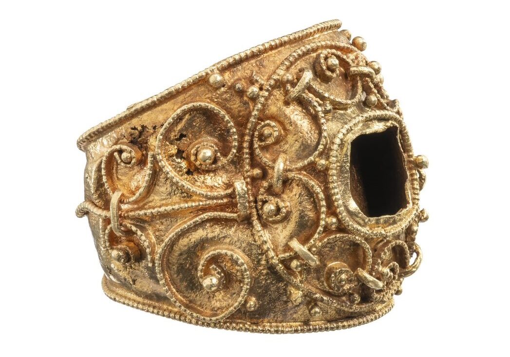 Unieke vondst middeleeuwse gouden ring in Het Drentse Landschap