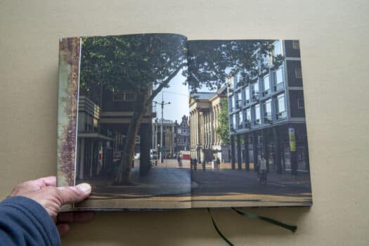 Boek over stadhuis Groningen gepresenteerd