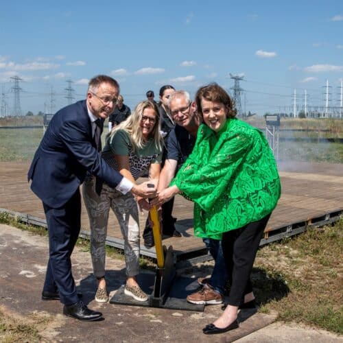 Hoogspanningssnelweg Eemshaven naar Groningen in gebruik genomen