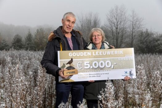 Gouden Leeuwerik voor akkerbouwer Otto Willem Eleveld uit Hooghalen
