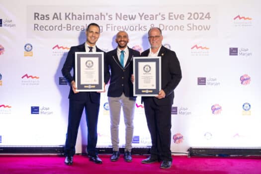 Ras Al Khaimah breekt twee GUINNESS WORLD RECORDS™ met een fenomenale drone- en vuurwerkshow tijdens Oud en Nieuw