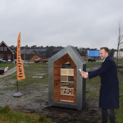 Heijmans en Gemeente Noordenveld onthulden insectenhotel in Norg