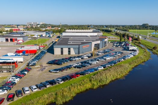 Boonstra Schadevoertuigen is halve finalist bij de Verkiezing Friese Onderneming van het Jaar en houdt in verband hiermee een open dag op 15 februari aanstaande.